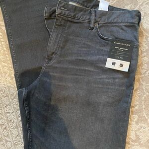 Banana Republic Men's Dark Gray Straight Jeans( washed black )